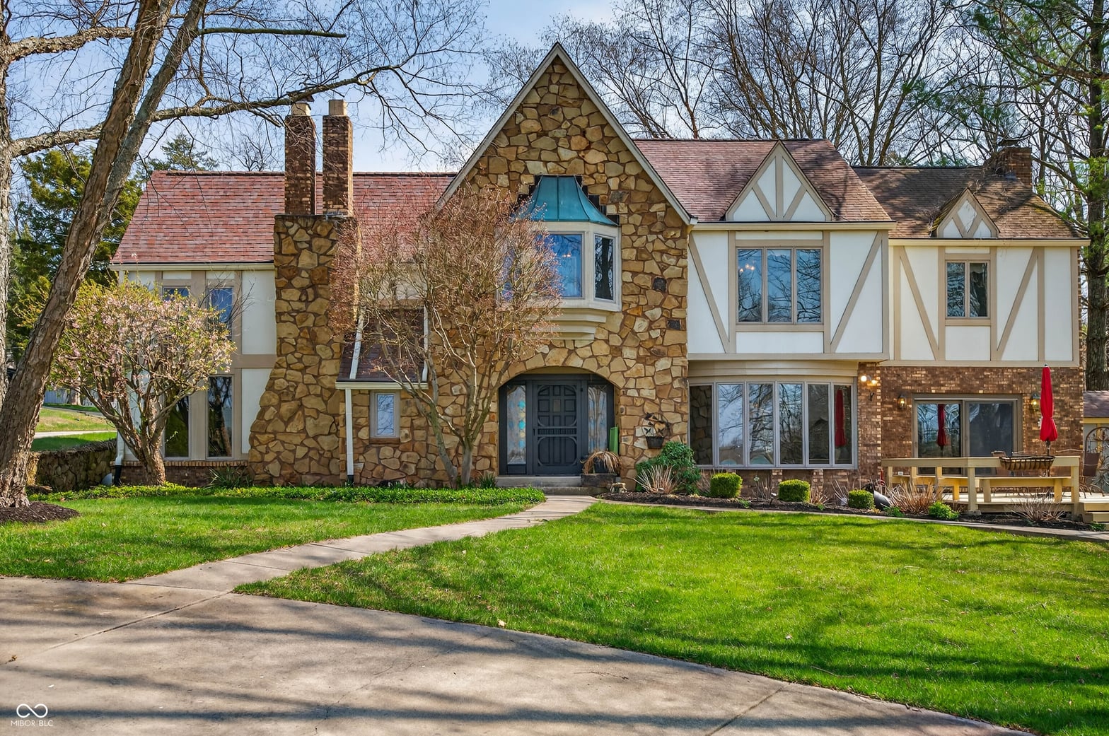 Front exterior at 995 E Skyline Drive, Brownstown, IN
