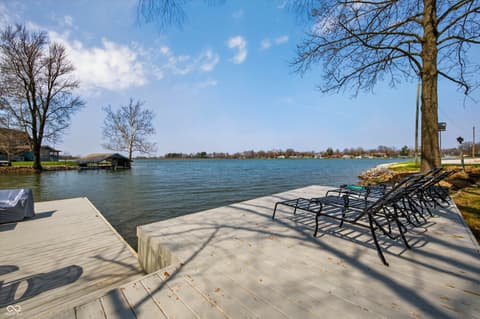 Photo of 995 E Skyline Drive, Brownstown, IN
