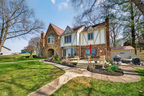 Photo of 995 E Skyline Drive, Brownstown, IN