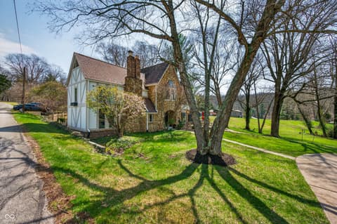 Photo of 995 E Skyline Drive, Brownstown, IN