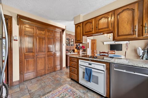 Photo of 995 E Skyline Drive, Brownstown, IN