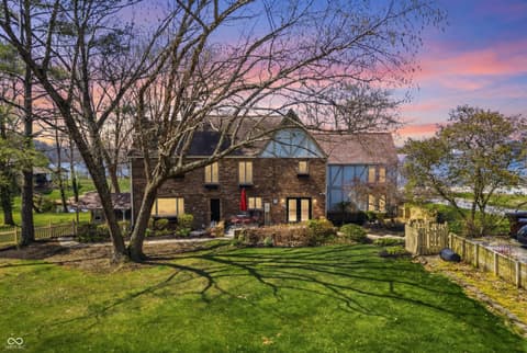 Photo of 995 E Skyline Drive, Brownstown, IN