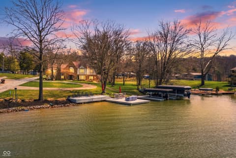 Photo of 995 E Skyline Drive, Brownstown, IN