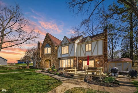 Photo of 995 E Skyline Drive, Brownstown, IN