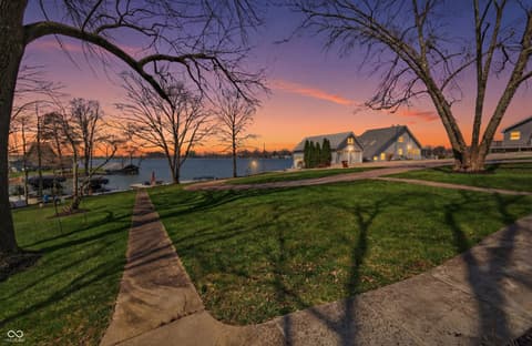 Photo of 995 E Skyline Drive, Brownstown, IN