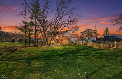 Photo of 995 E Skyline Drive, Brownstown, IN