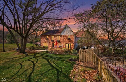 Photo of 995 E Skyline Drive, Brownstown, IN