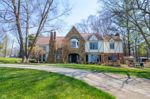 Photo of 995 E Skyline Drive, Brownstown, IN
