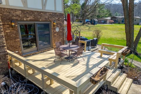 Outdoor living area at 995 E Skyline Drive, Brownstown, IN