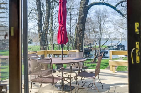 Photo of 995 E Skyline Drive, Brownstown, IN