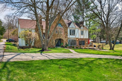 Front exterior at 995 E Skyline Drive, Brownstown, IN