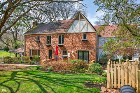 Photo of 995 E Skyline Drive, Brownstown, IN