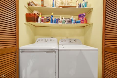Laundry room at 995 E Skyline Drive, Brownstown, IN