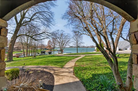Photo of 995 E Skyline Drive, Brownstown, IN