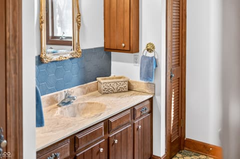 Photo of 995 E Skyline Drive, Brownstown, IN
