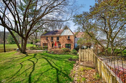 Photo of 995 E Skyline Drive, Brownstown, IN