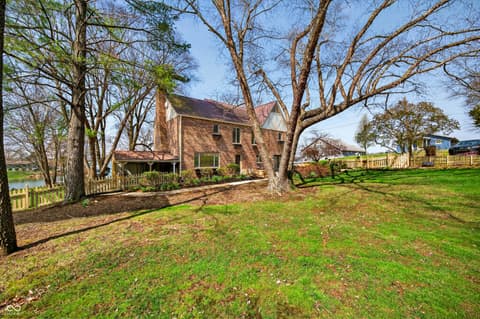 Photo of 995 E Skyline Drive, Brownstown, IN