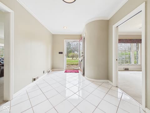 Photo of 1110 Greenway Drive, Anderson, IN