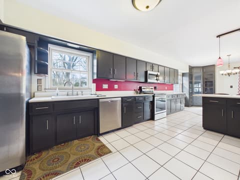 Photo of 1110 Greenway Drive, Anderson, IN