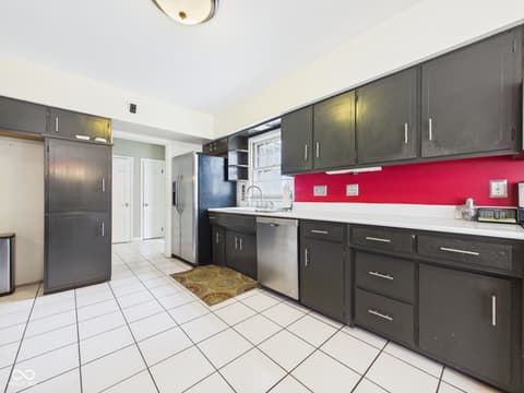 Photo of 1110 Greenway Drive, Anderson, IN