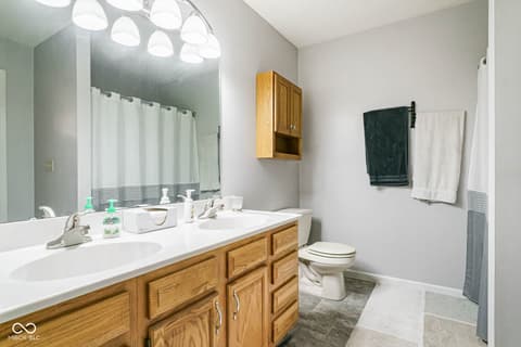 Photo of 33883 Sumerset Lane, New Carlisle, IN