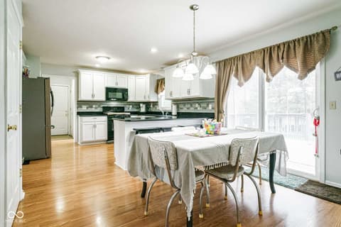 Photo of 33883 Sumerset Lane, New Carlisle, IN