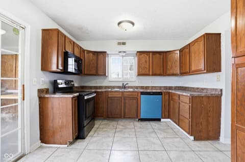 Photo of 11148 Sanabria Drive, Indianapolis, IN