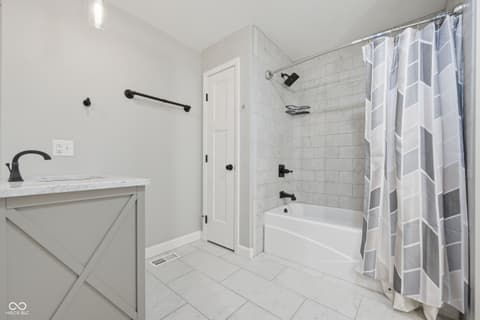 Primary bathroom at 8302 W Ashford Lane, Muncie, IN