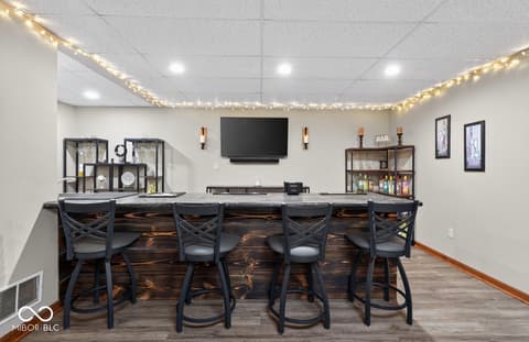 Bar — 6177 W Broken Arrow Court, New Palestine, IN