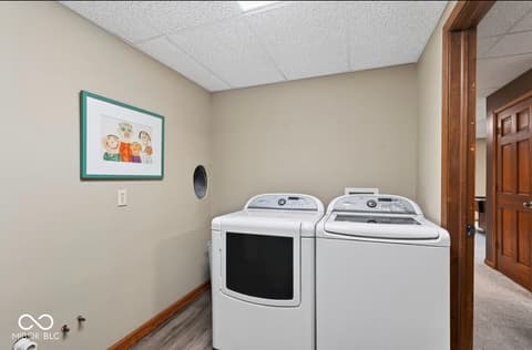 Laundry room at 6177 W Broken Arrow Court, New Palestine, IN