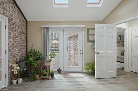 Photo of 9523 E Southport Road, Indianapolis, IN