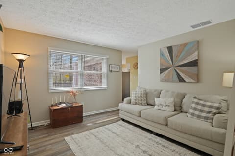 Photo of 9523 E Southport Road, Indianapolis, IN
