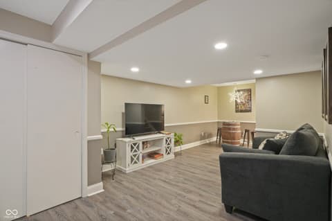 Photo of 9523 E Southport Road, Indianapolis, IN