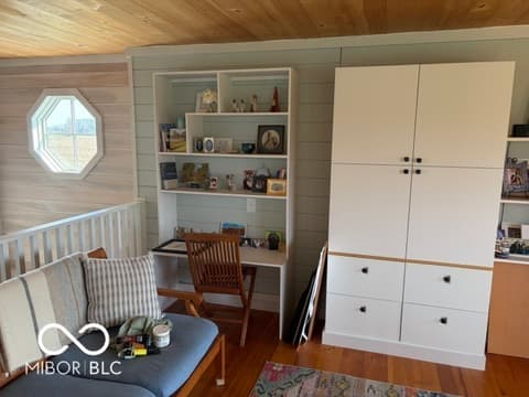 Sitting Room — 14905 E 300 S, Columbus, IN
