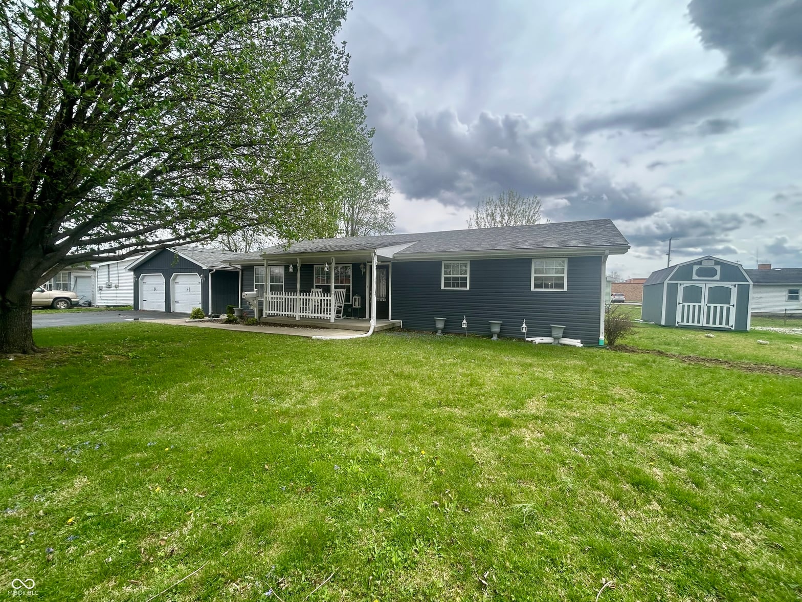 Photo of 605 E Bard Street, Crothersville, IN