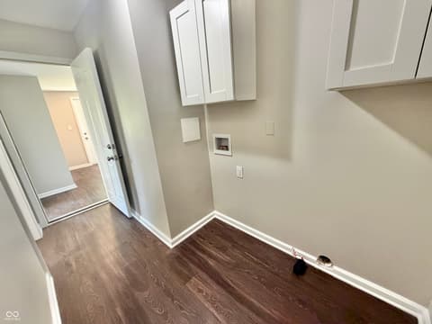 Laundry room at 110 Cook Street, Alexandria, IN