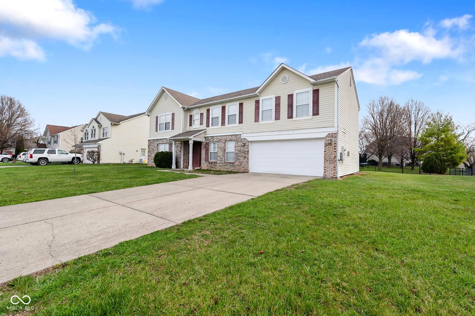Front exterior at 665 Hummingbird Lane, Whiteland, IN