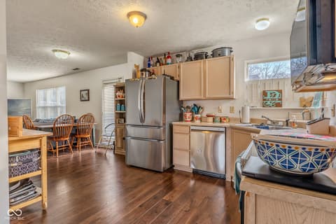 Kitchen at 665 Hummingbird Lane, Whiteland, IN