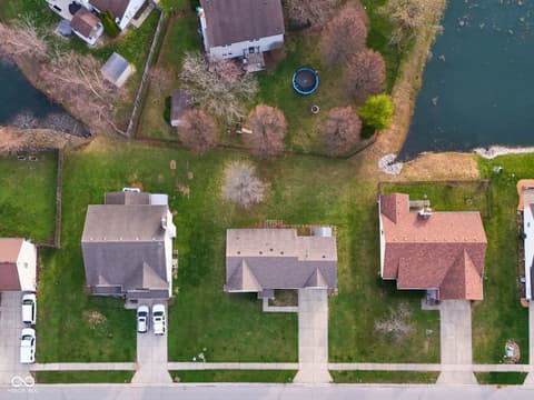 Aerial view at 665 Hummingbird Lane, Whiteland, IN