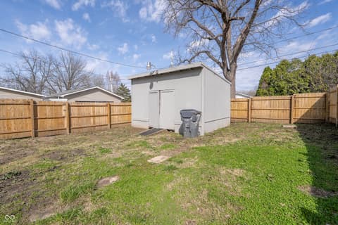 Yard at 409 N Walnut Street, Alexandria, IN