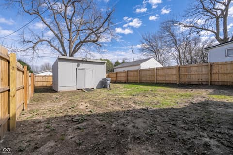 Yard at 409 N Walnut Street, Alexandria, IN