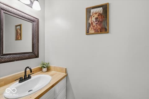 Photo of 18 Village Parkway, Pendleton, IN