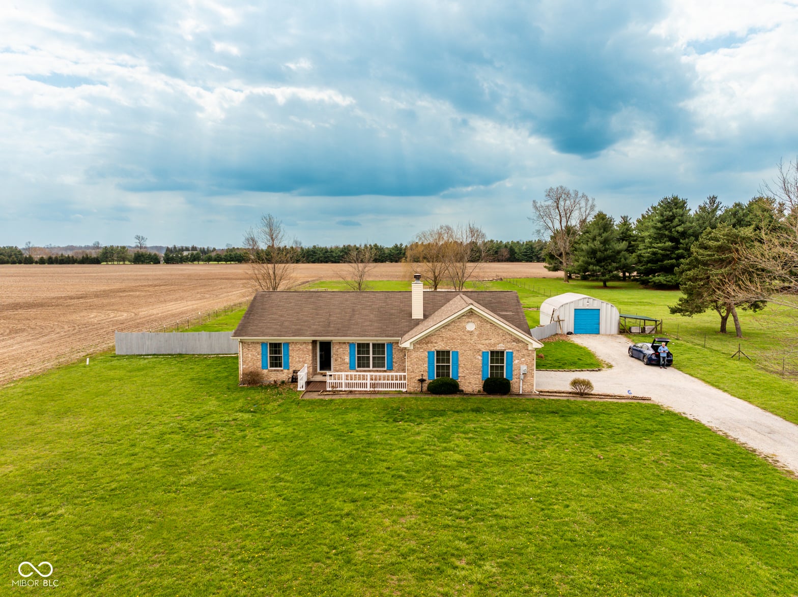 Front exterior at 14101 W Division Road, Daleville, IN