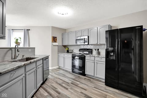 Photo of 5724 Grassy Bank Drive, Indianapolis, IN
