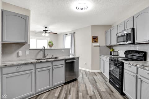 Photo of 5724 Grassy Bank Drive, Indianapolis, IN