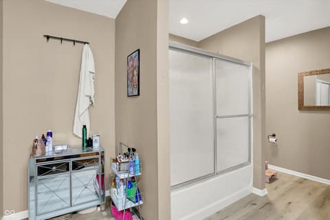 Photo of 5724 Grassy Bank Drive, Indianapolis, IN