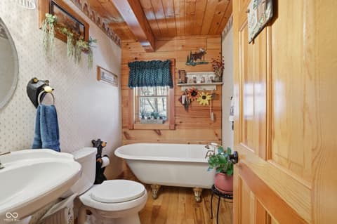 Bathroom at 2901 N Pierce Drive, Solsberry, IN