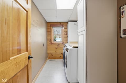 Laundry room at 2901 N Pierce Drive, Solsberry, IN