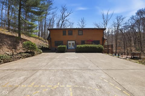 Front exterior at 2901 N Pierce Drive, Solsberry, IN