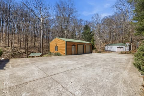 Garage at 2901 N Pierce Drive, Solsberry, IN